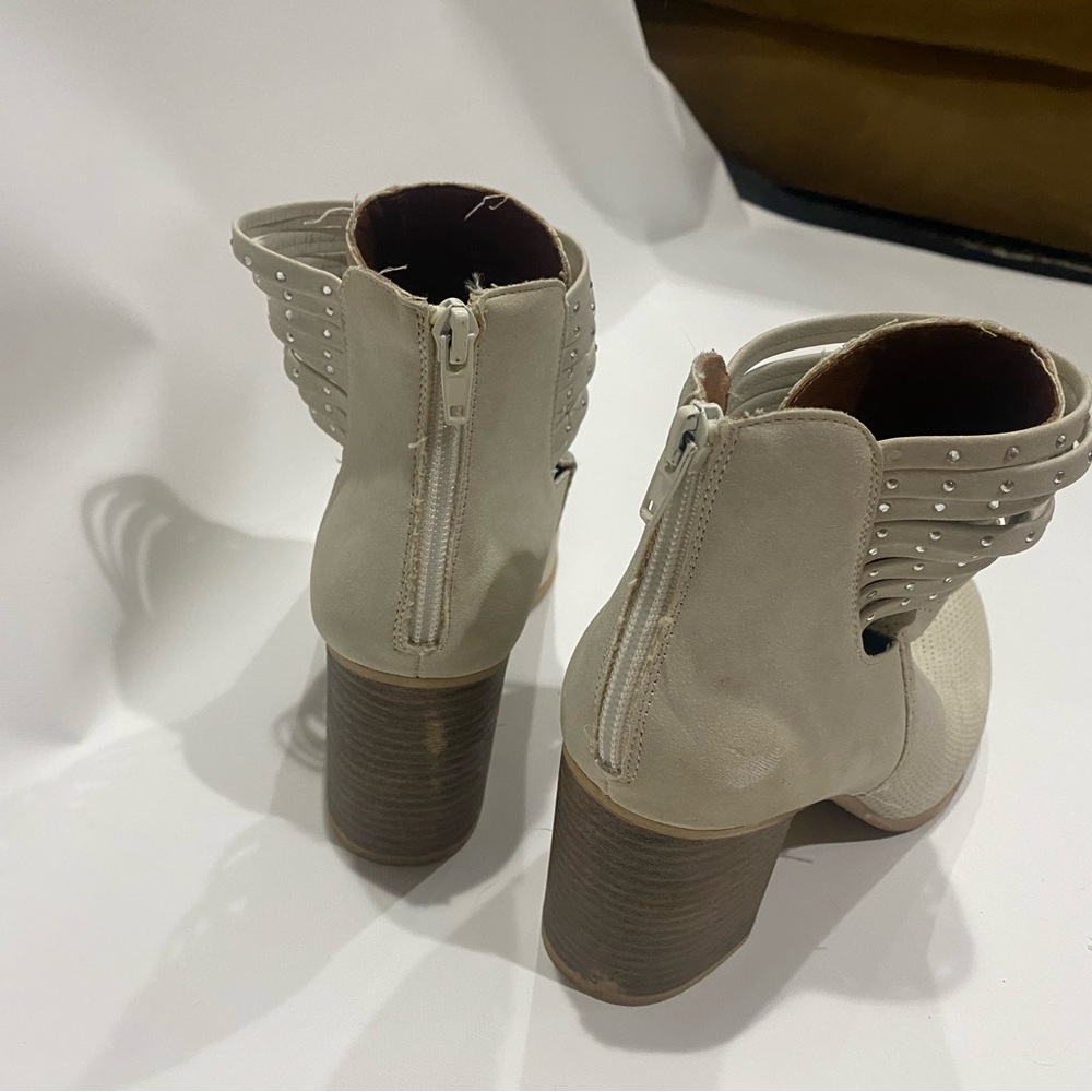 Women's Cream Ankle Boots dolce- size 9 - Picture 7 of 10